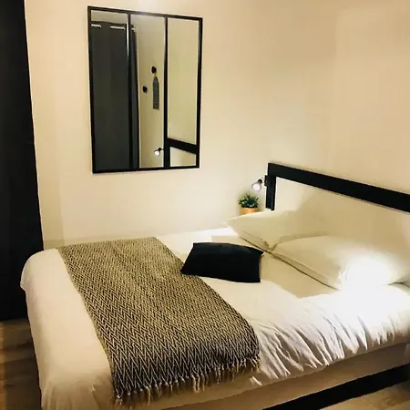Apartment Cosychic Flat Near The Castel And Train Station *